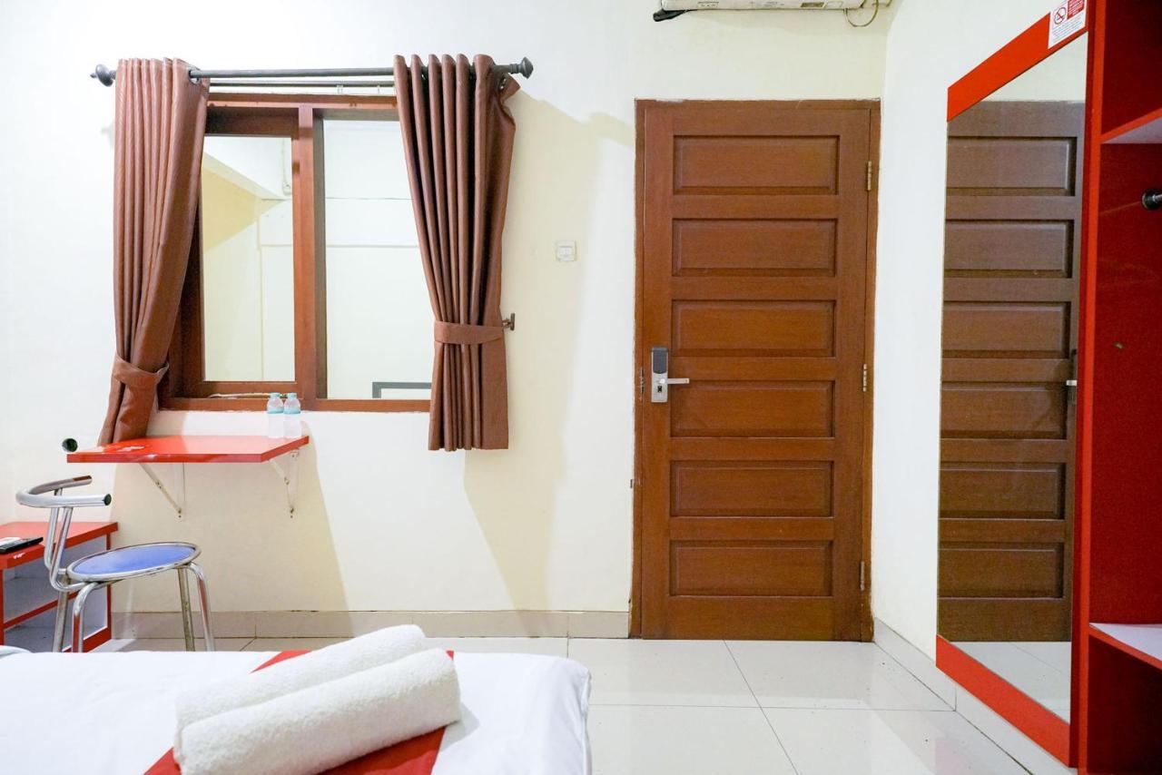 Reddoorz At Buah Batu 5 Hotel Бандунг Екстериор снимка