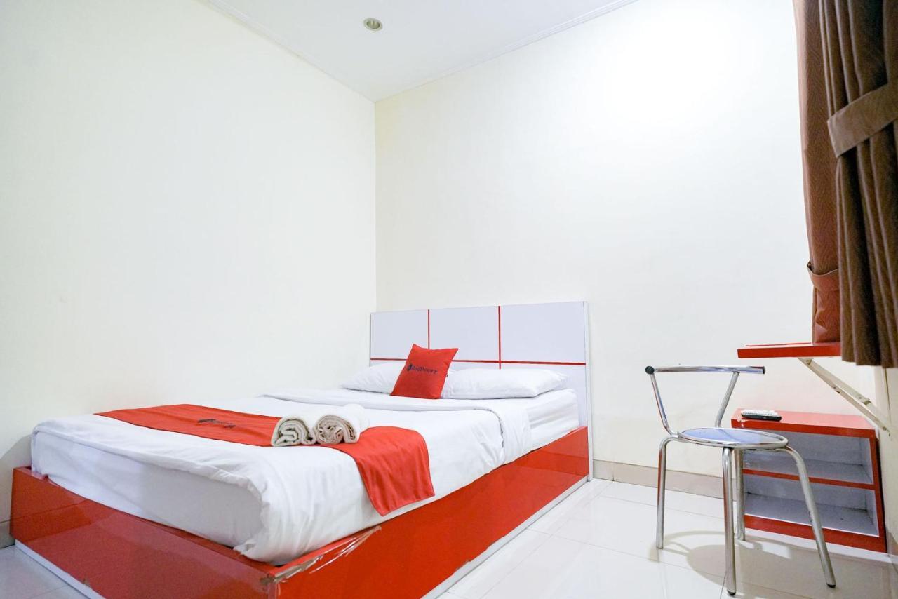 Reddoorz At Buah Batu 5 Hotel Бандунг Екстериор снимка