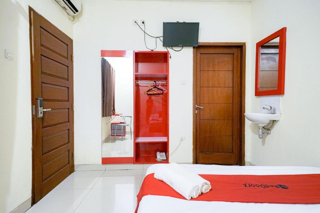 Reddoorz At Buah Batu 5 Hotel Бандунг Екстериор снимка